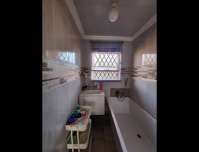 3 BEDROOM PROPERTY TO RENT IN THE ORCHARDS